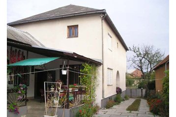 Ucranie Privát Chetfalva, Extérieur